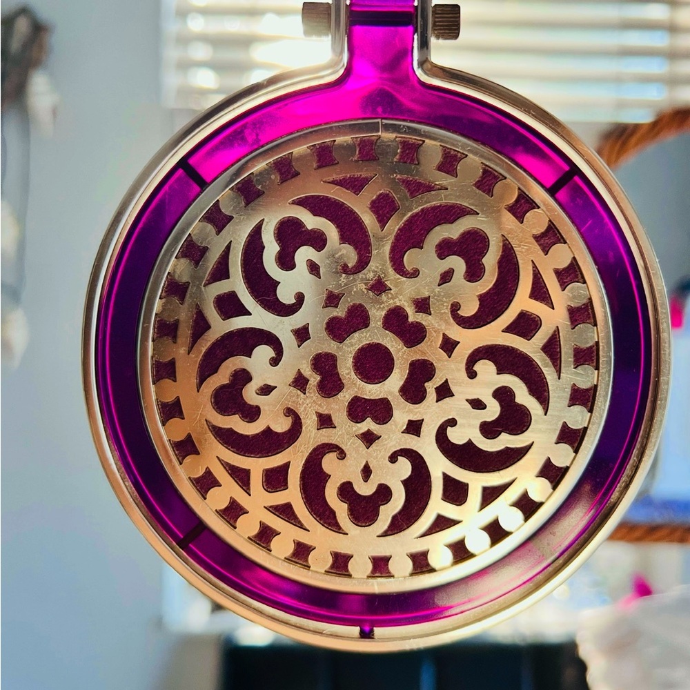 Shiseido vintage hand mirror in excellent condition